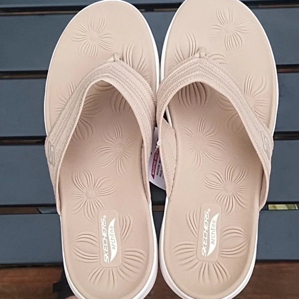 Skechers Women's Tan Flip Flops - Picture 3 of 8
